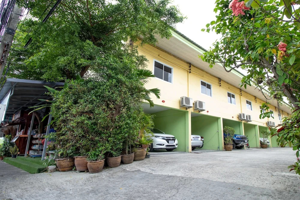 Tonrak Apartment