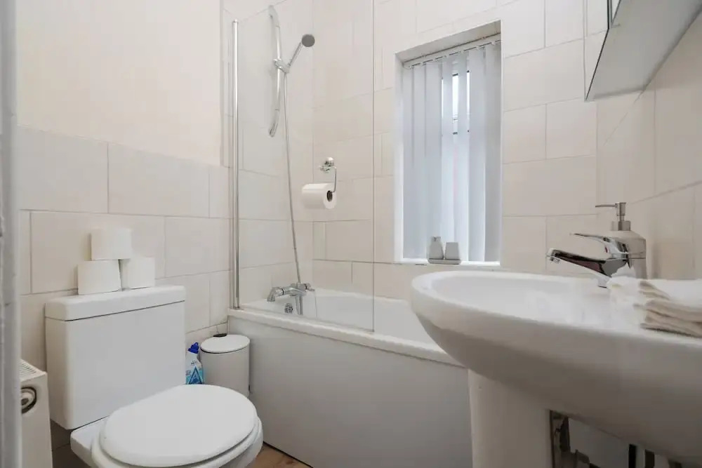 Spacious 4-bedroom Manchester Retreat With Garden
