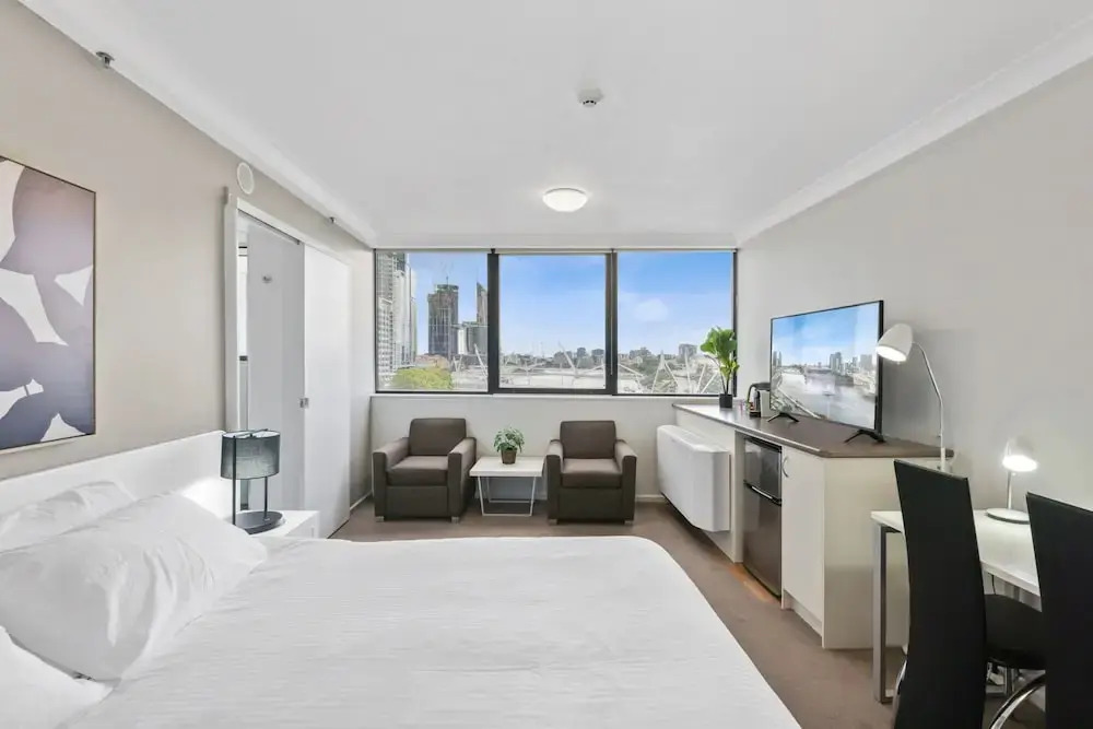 Central Brisbane Studio With Stunning River Views