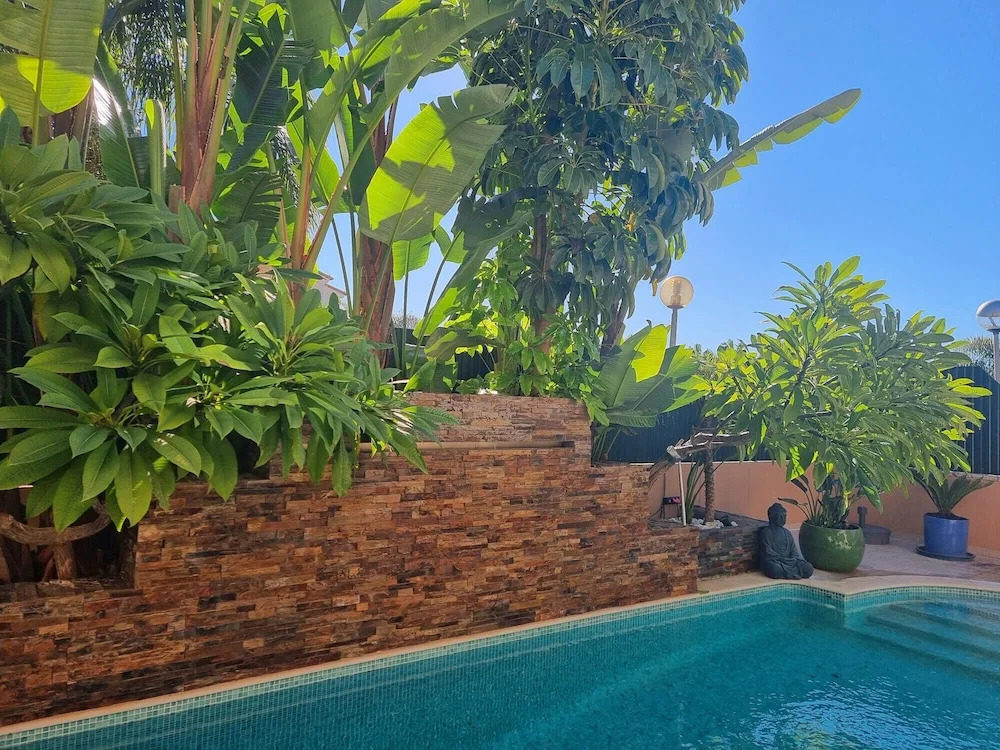 Algarve Stunning Villa by Homing