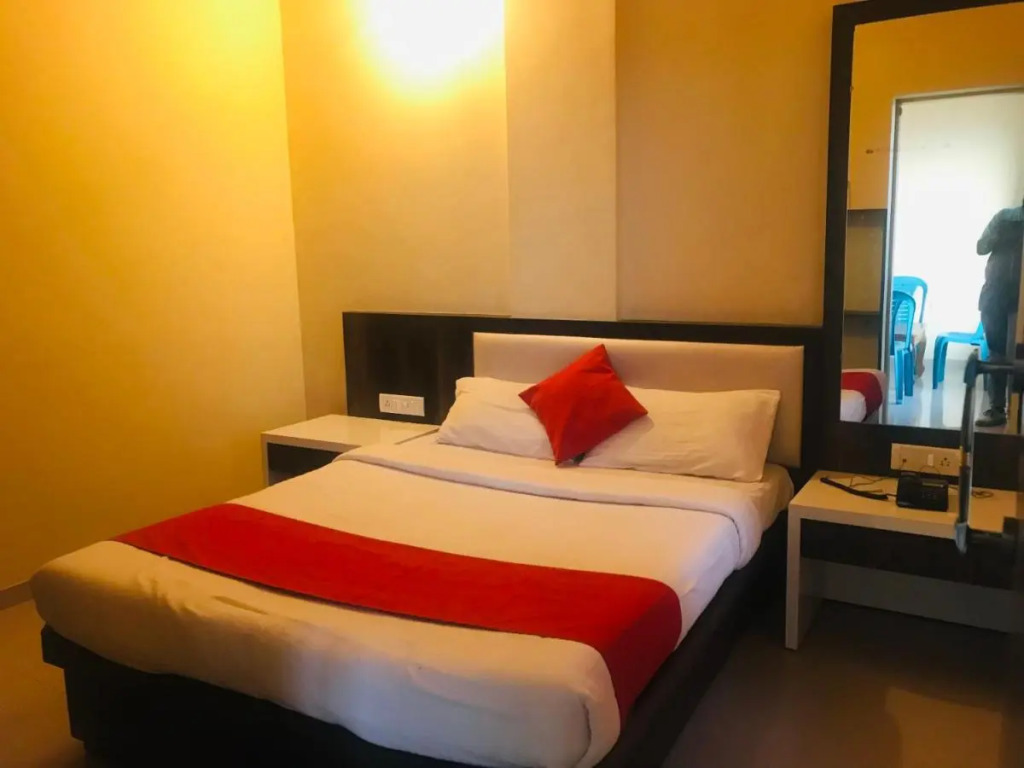 OYO 26603 Hotel Prakash International