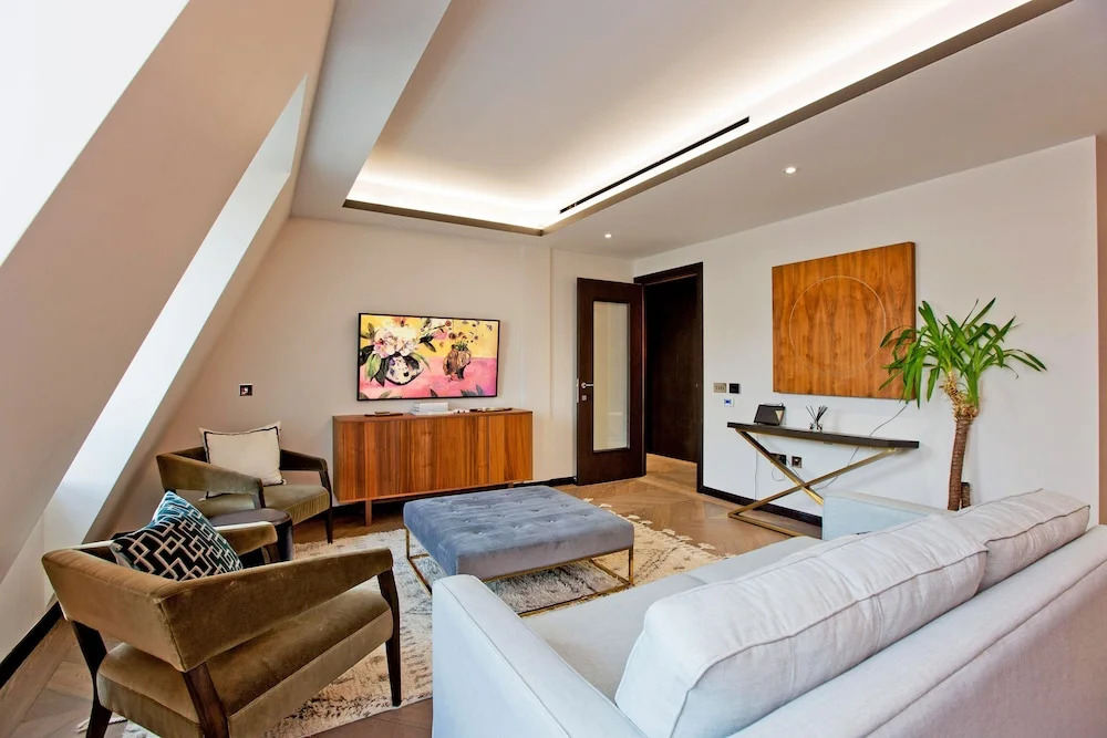 2-bed Executive Apt 620