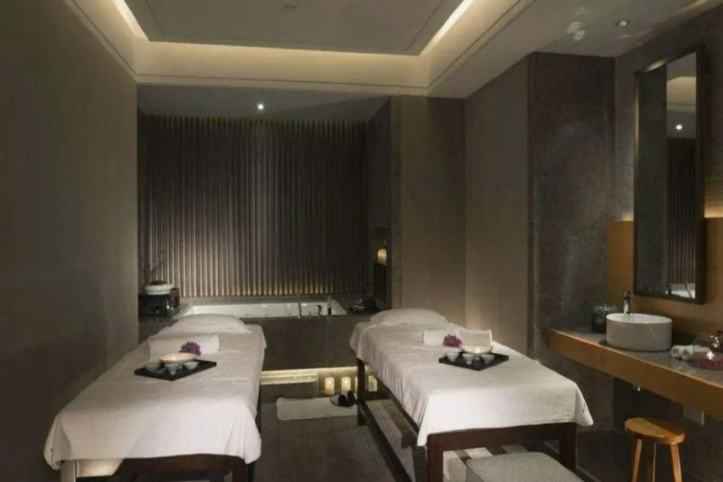 INSAIL Hotel