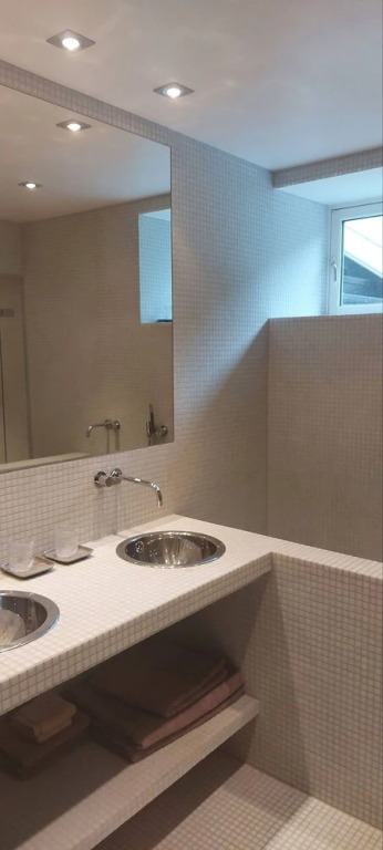 Newly Renovated And Cozy Apartment In The Basement