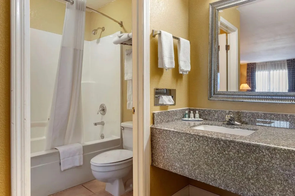 Quality Inn Russellville Area