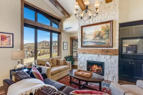 Edgemont 2707 - Luxury Ski-in Ski-out Condo