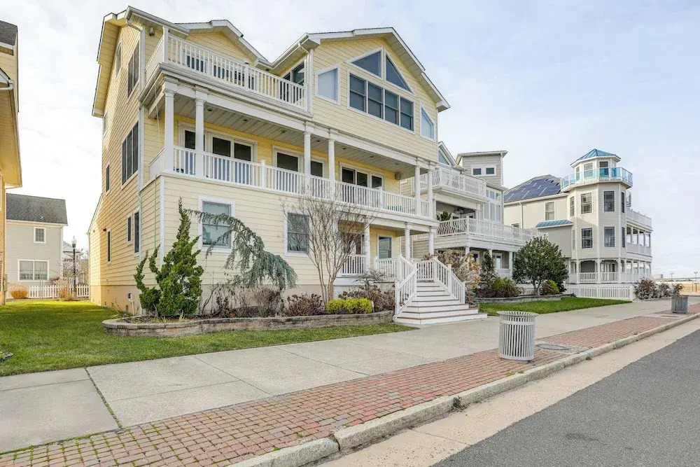 Steps to Shore: Spacious Atlantic City Retreat!