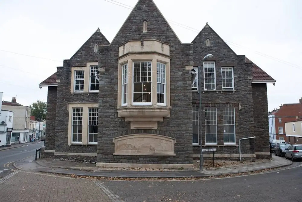 Contemporary 2 Bedroom Apartment in Converted Church