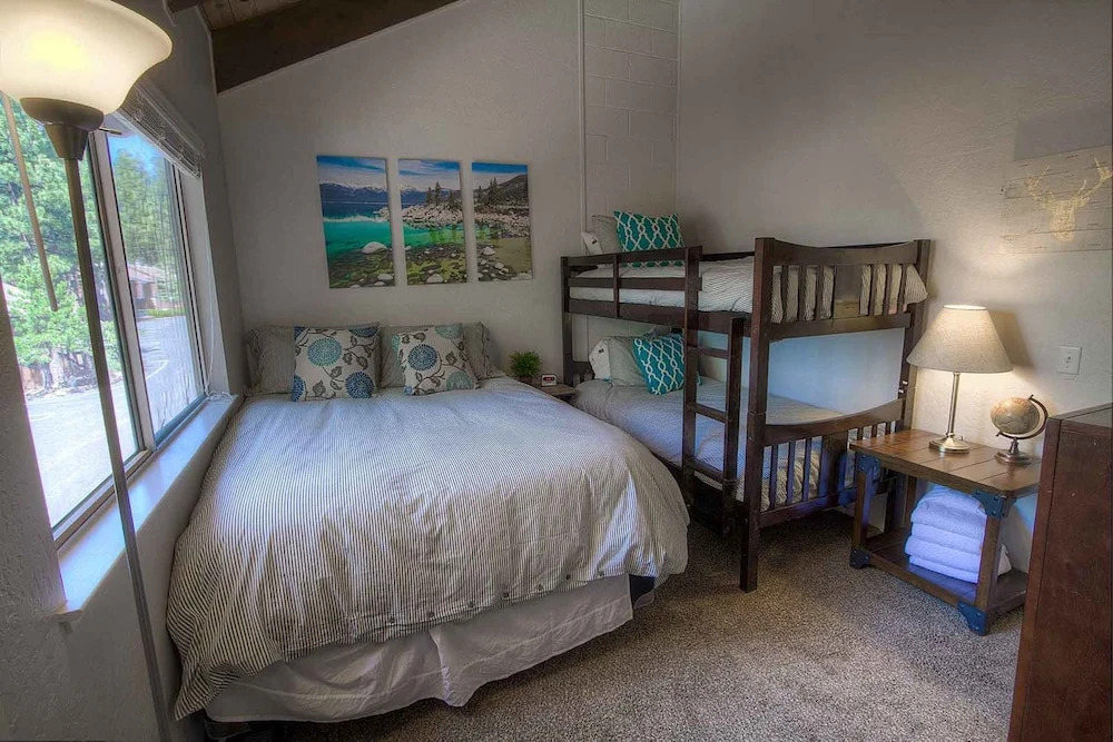 Twin Pines Tahoe Retreat by Lake Tahoe Accommodations
