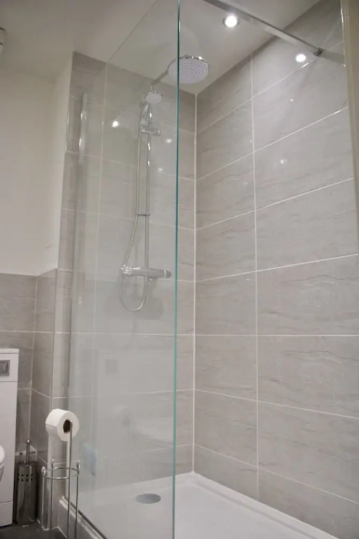 2 Bedroom Apartment In Granton Area