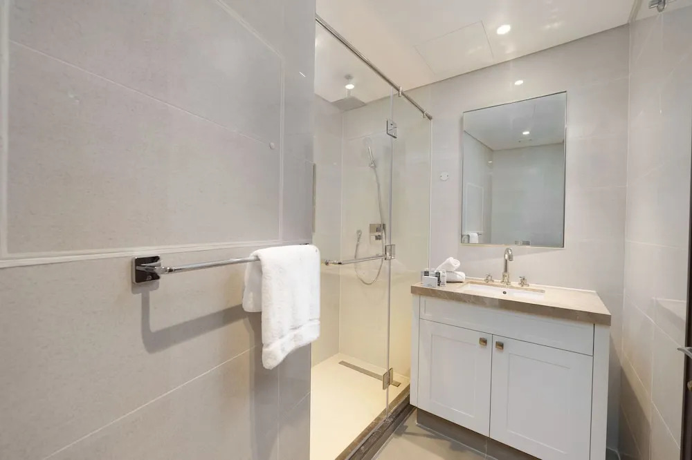 Maison Privee - Ultra Chic High-Floor Apt w/ Direct Burj Khalifa & Fountains Views