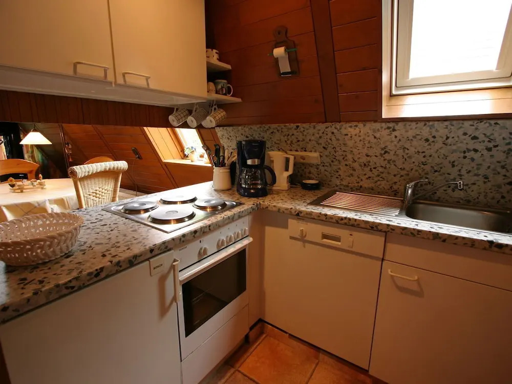 Wooden chalet with oven, in Oberharz near a lake