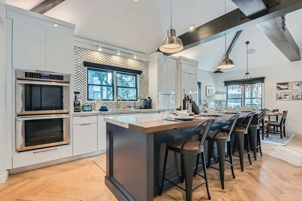 1102 Park Avenue Dream 4 Bedroom Home
