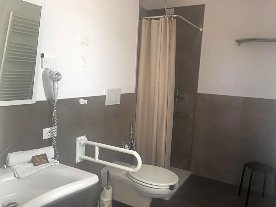 Pove 2.4 Hotel