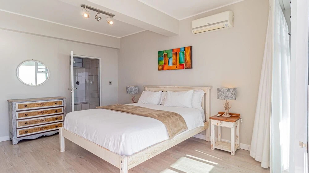 Modern Two Bedroom Holiday Apartment in Camps Bay With Private Terrace Driftwood