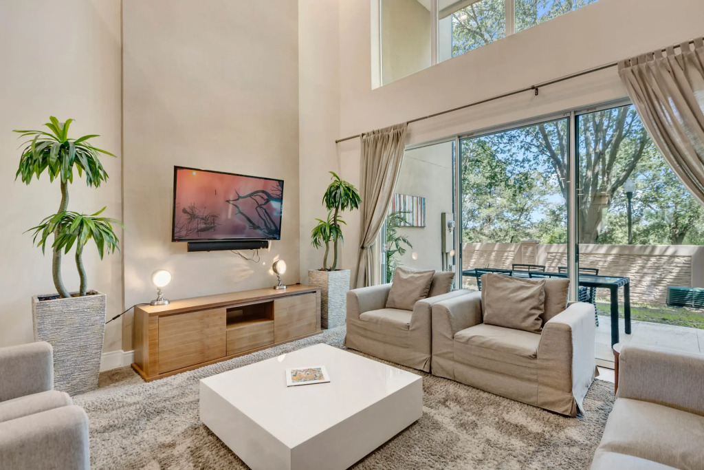 3 Bedrooms35 Bathsmagic Village Yards 7669 Rd