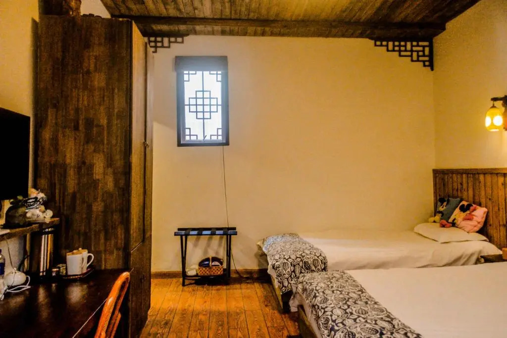 September Huizhou Inn