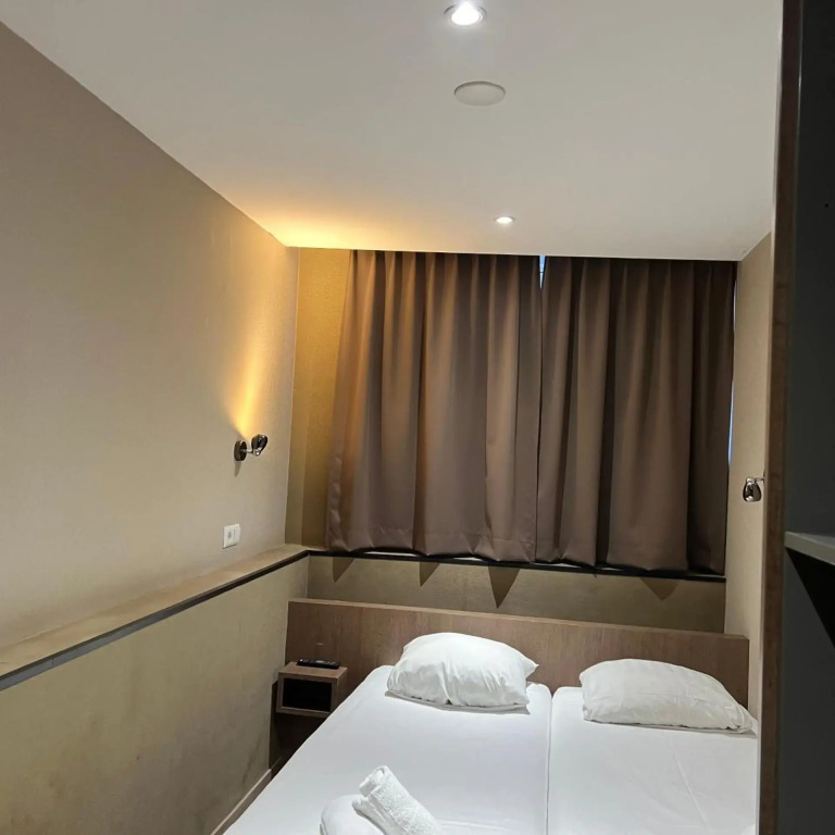 Blossoms City Hotel