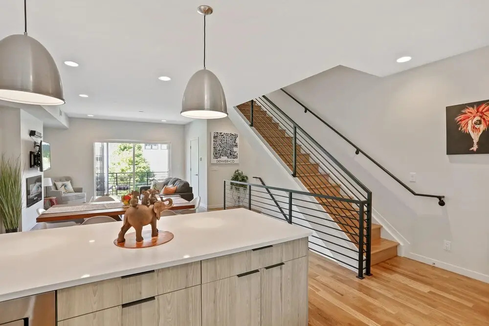 New Townhome With Stunning City and Mountain Views