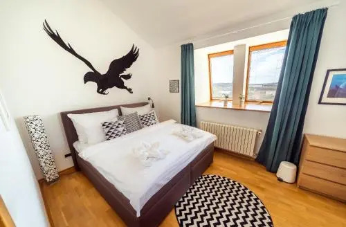 4BR 3BATH BALCONY central Harry Potter penthouse