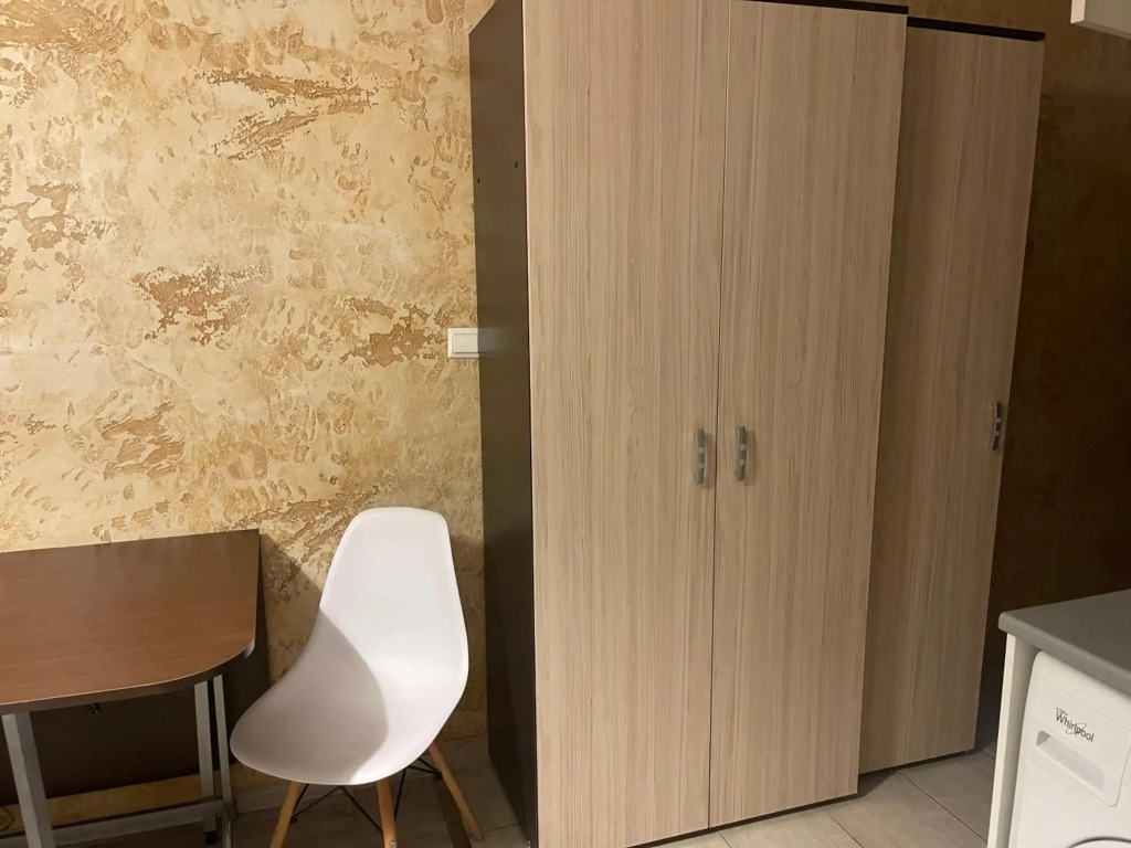 Colonel apartment 956
