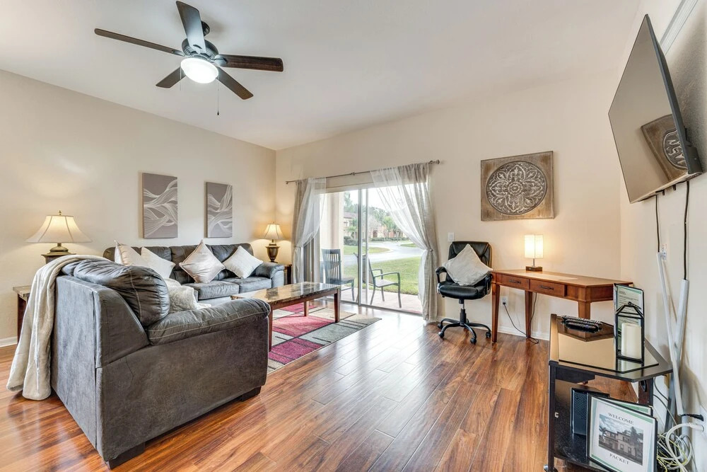 9 Mi to Wdw: Resort-style Townhome w/ Pool Access