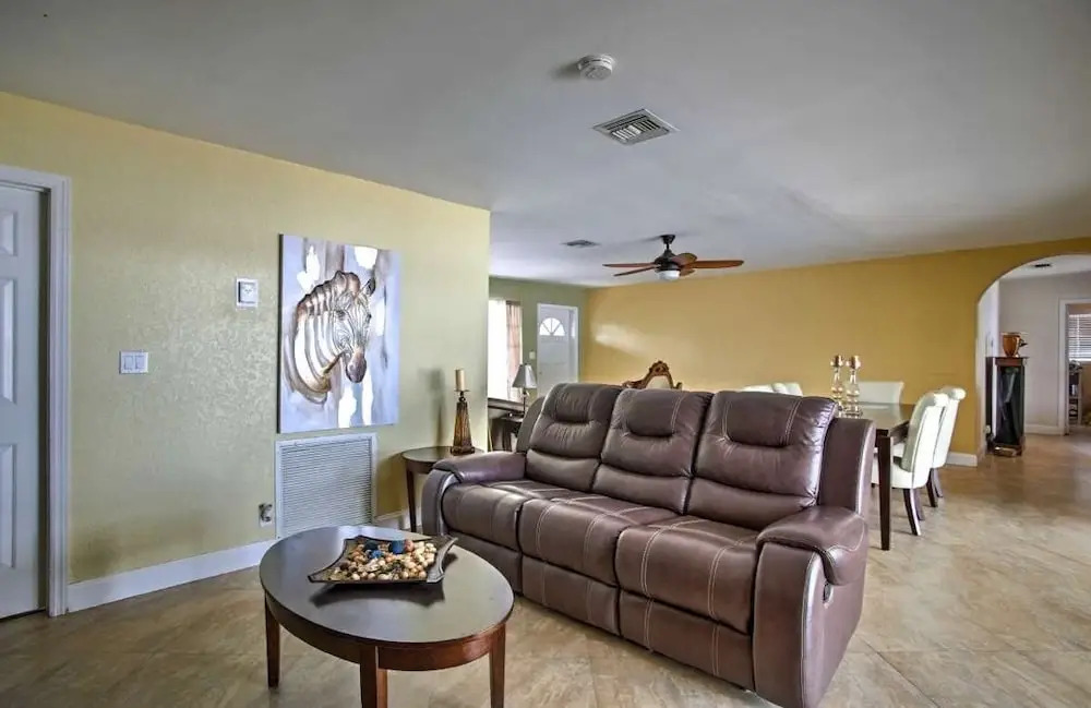 2 Master Suites Pool Home