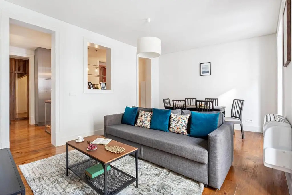 Altido Elegant Bica Apartment In Historical Centre