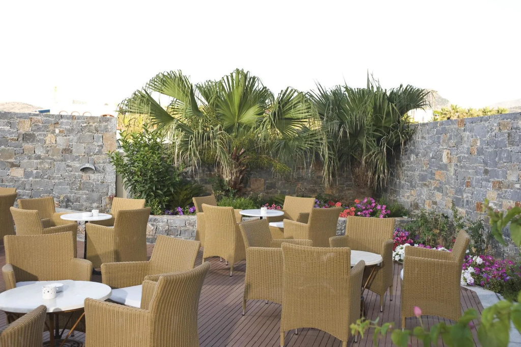Maritimo Beach Hotel
