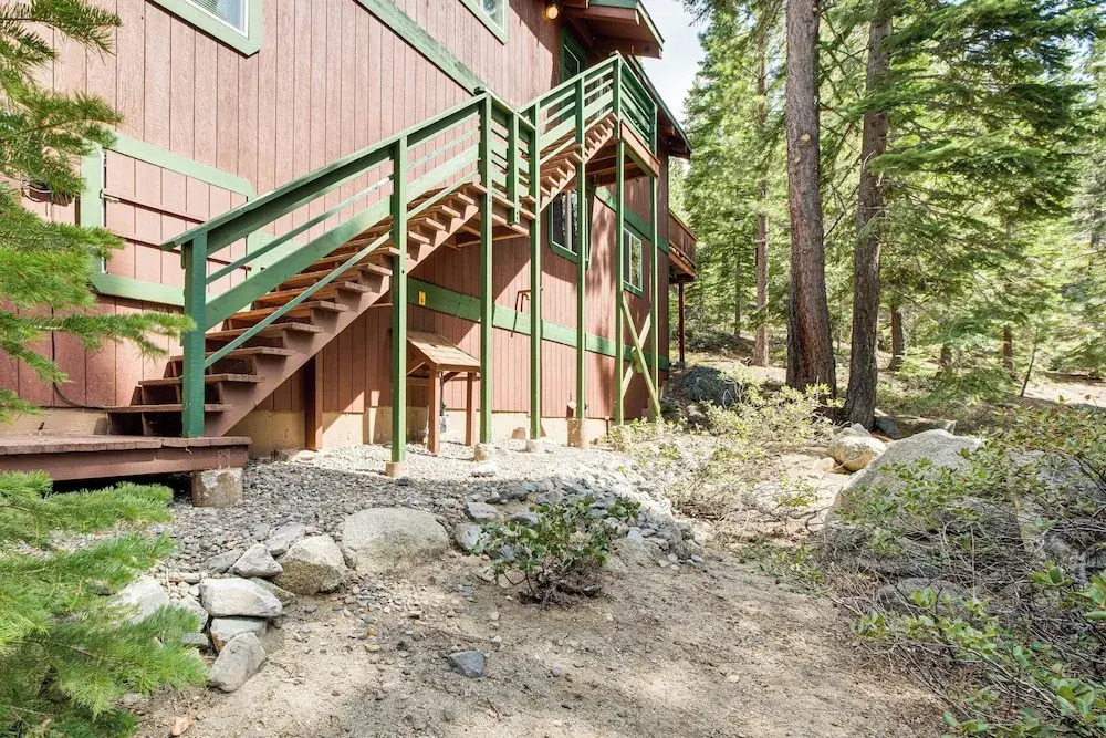 4 Mi to Beach: Lake Tahoe Mountain Retreat!