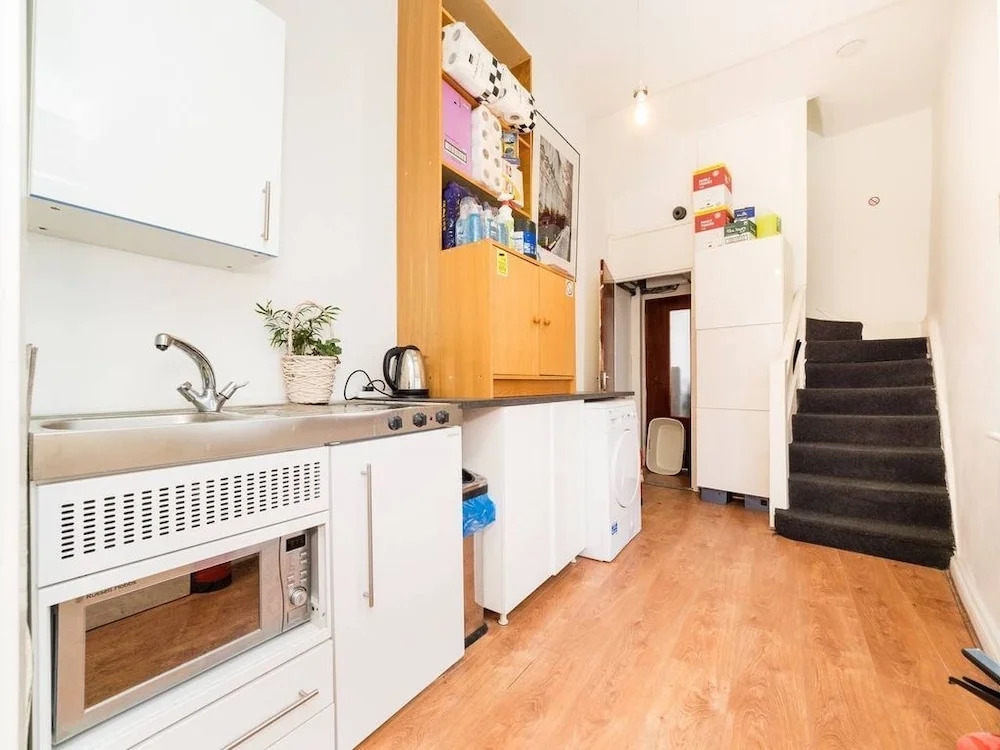 Top Floor Compact Apartment Notting Hill