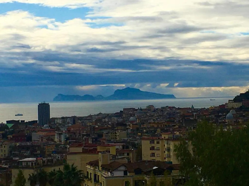 Vico Longo 25 - Ensuit flat in the heart of Naples