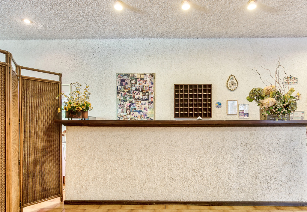 AQUARIUS HOTEL