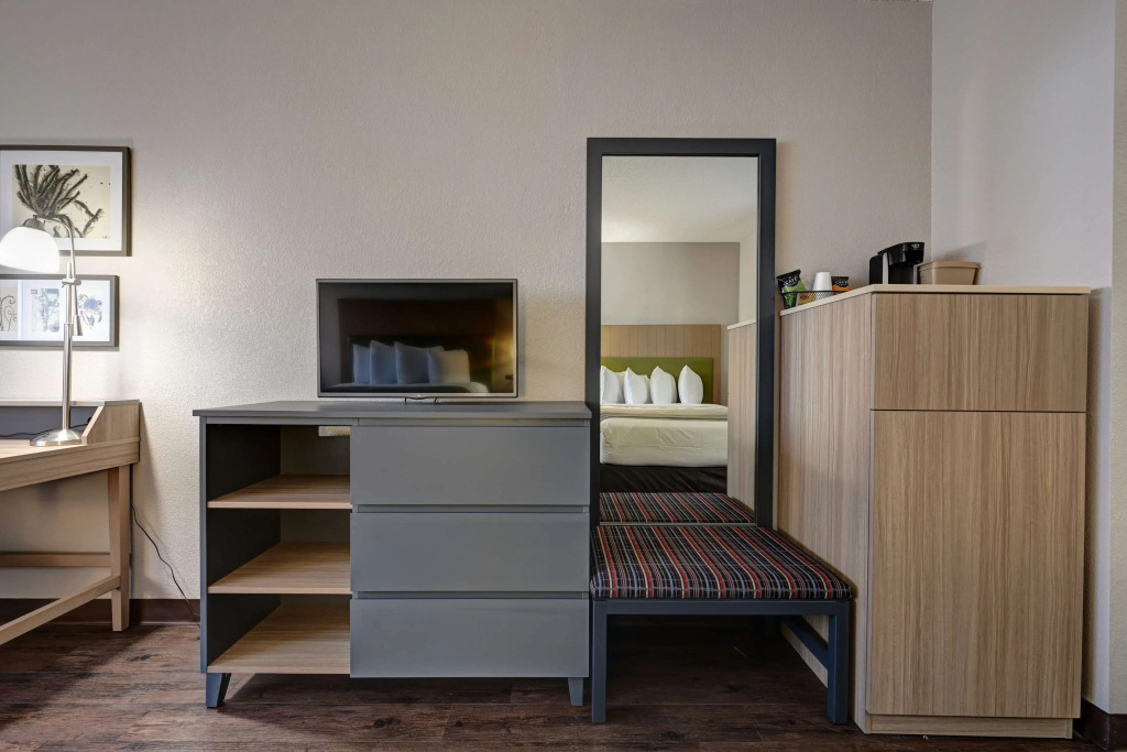Country Inn & Suites by Radisson, Pierre, SD