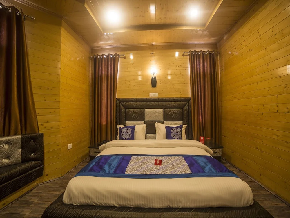 OYO 5582 Master Residency
