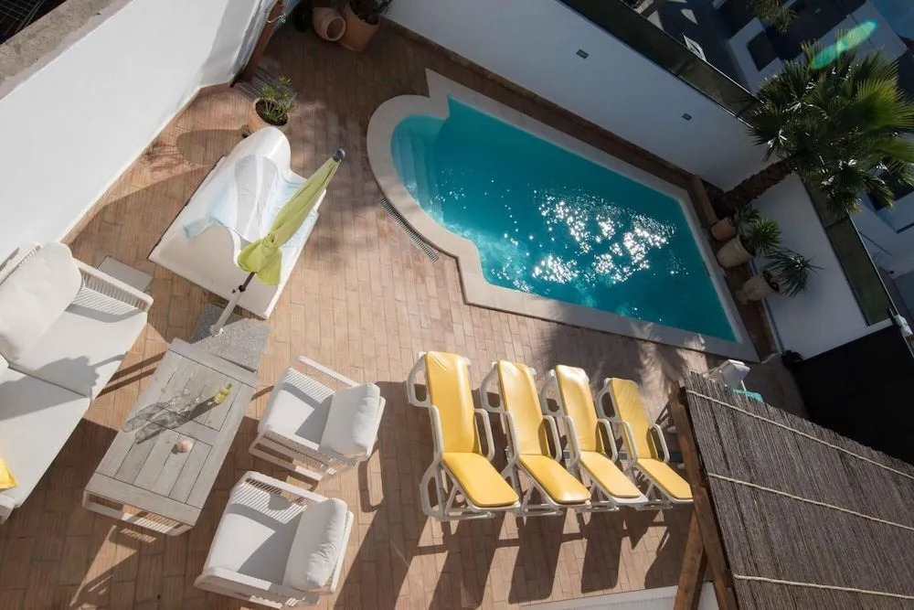 Casa Arroio by Portucasa