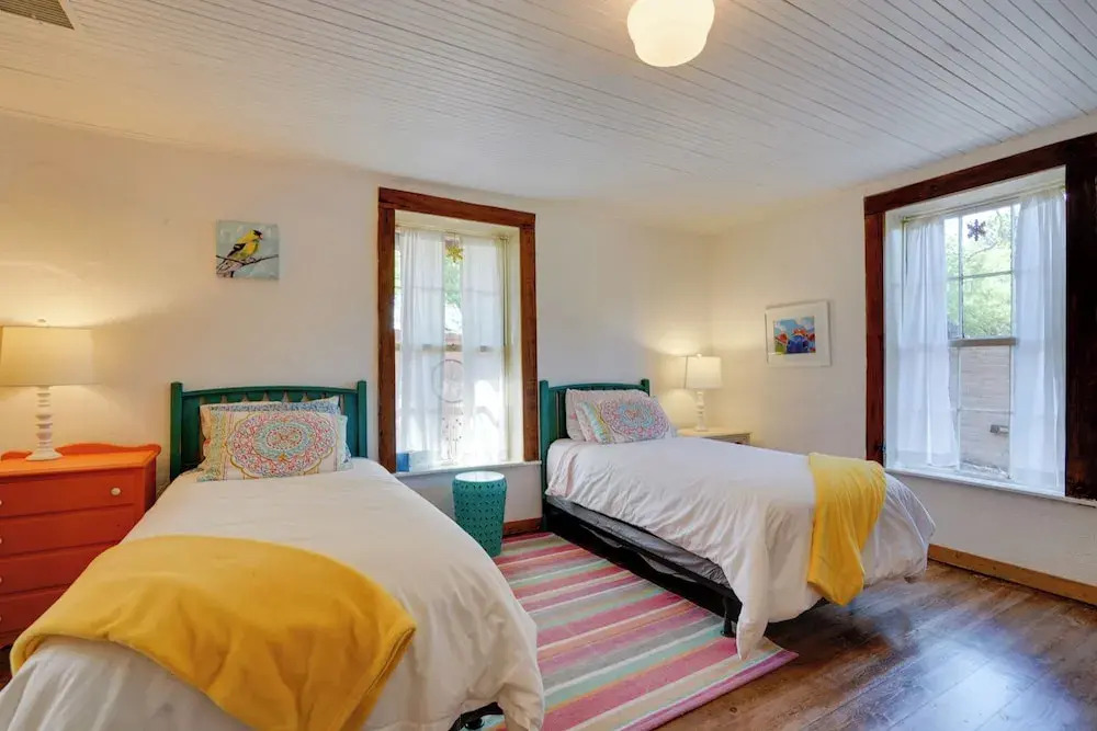 Patagonia Cottage w/ Patio & Yard: Walk to Town
