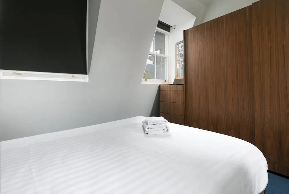 Designer two BR Apartment In Angel With Huge Terrace