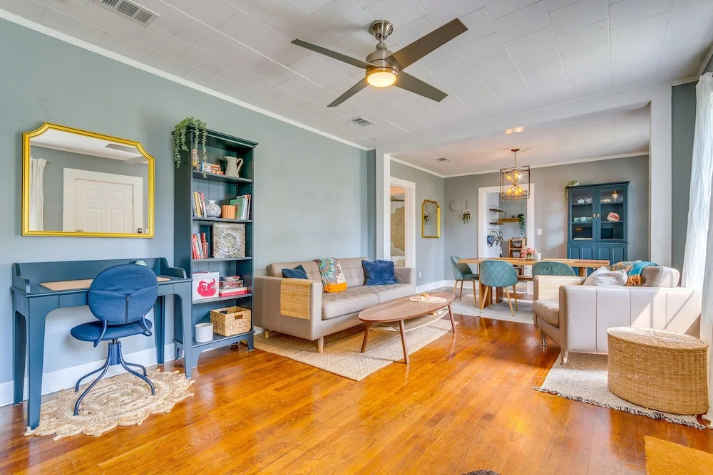 Deck & Grill: Downtown Pensacola Vacation Rental