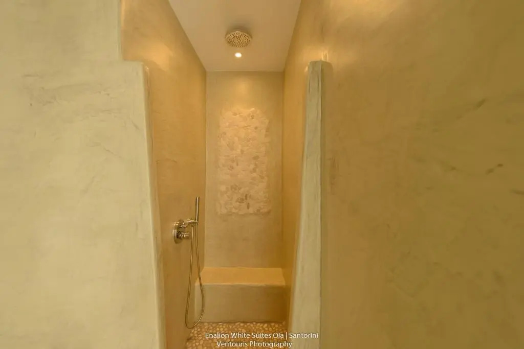 Enalion White Suites Oia