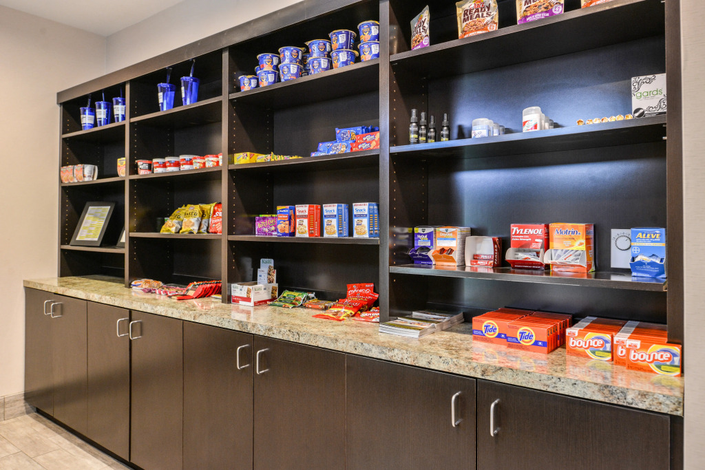 Holiday Inn Express & Suites Emporia Northwest by IHG