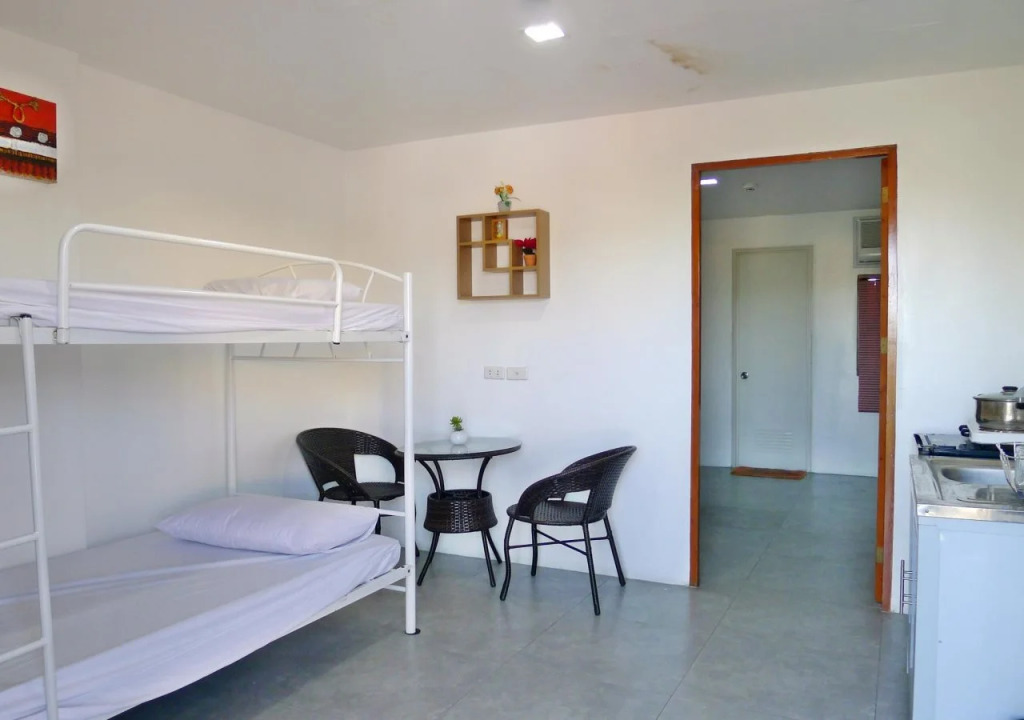 G&B Hostel