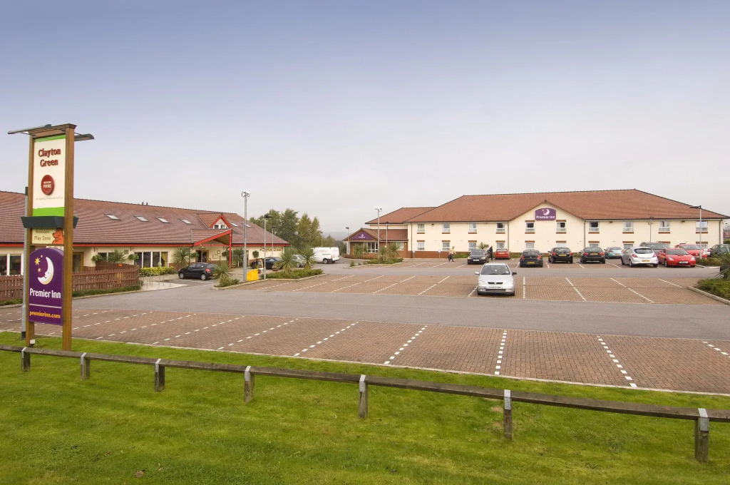 Premier Inn Oldham Central