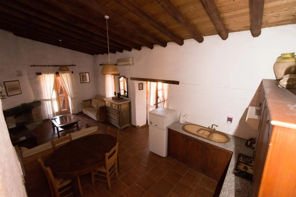 Linos Inn