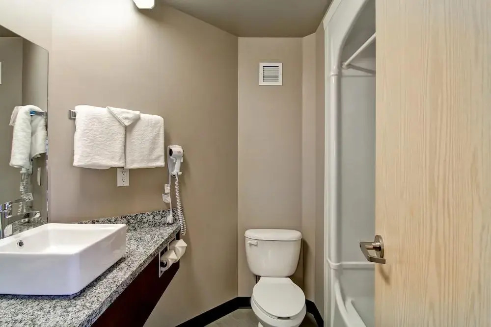 Prairie Crest Medicine Hat by IHG