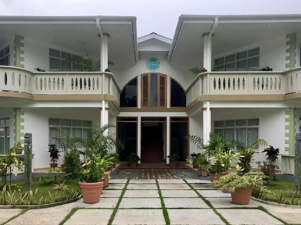 340 Degrees Mountain View Apartments
