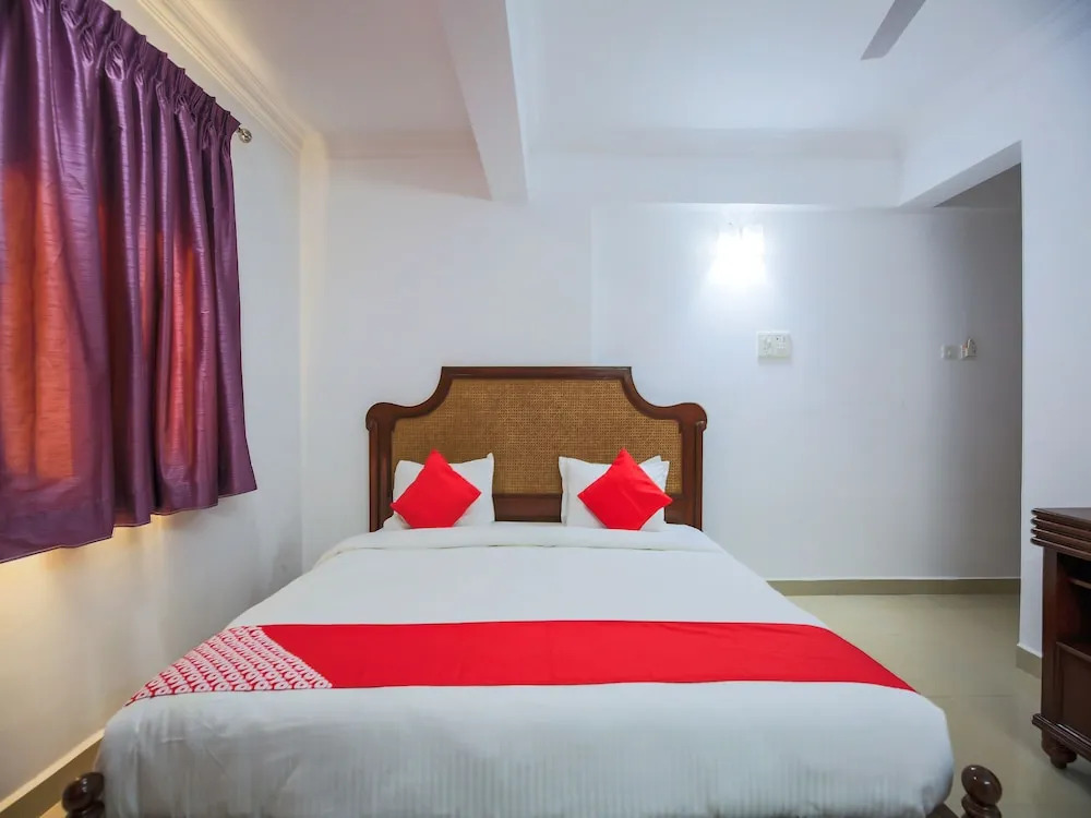 OYO 18647 Pandav City Hotel