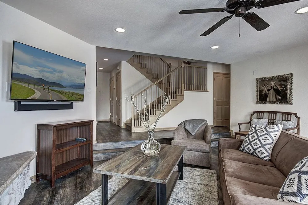 Charter Ridge 60 Apartment
