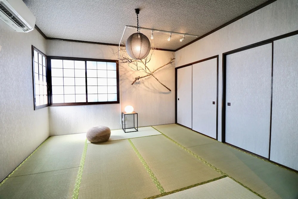 Hiragishi House 2f