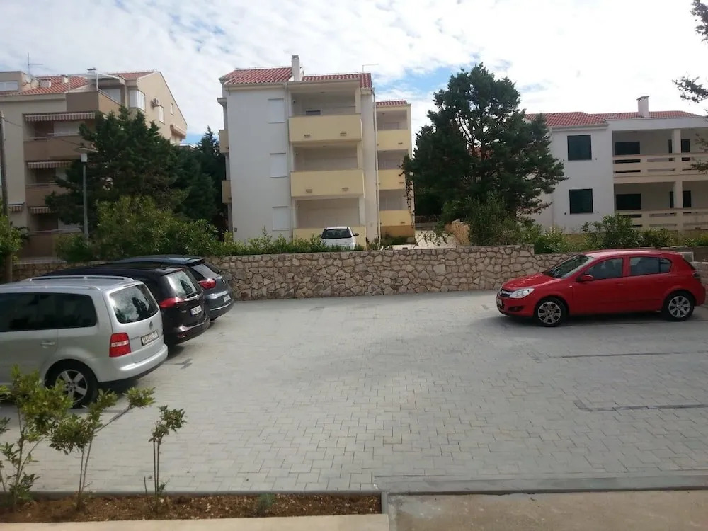 Apartments Nadica